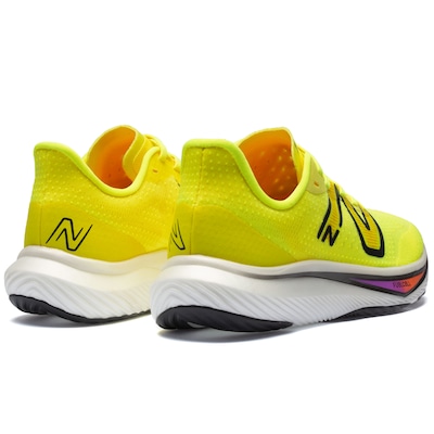 Tênis New Balance Fuelcell Rebel V3 - Masculino - Foto 4