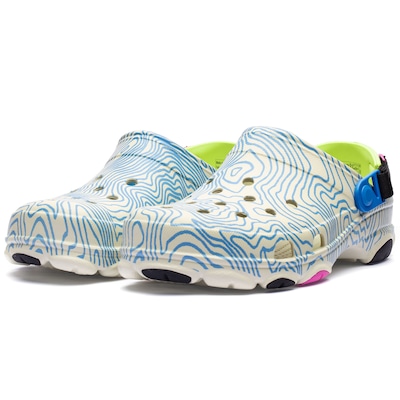 Sandália Crocs Adulto Classic T Topografic - Foto 2