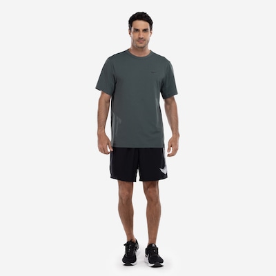 Camiseta Masculina Nike Manga Curta Dri-Fit UV Hyverse - Foto 3