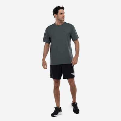 Camiseta Masculina Nike Manga Curta Dri-Fit UV Hyverse - Foto 4