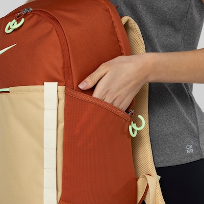 Mochila Nike Hike Daypack 24 Litros - Foto 4