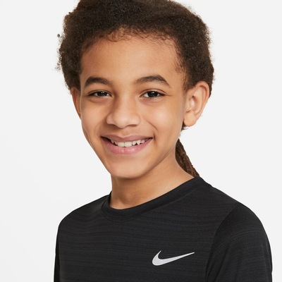 Camiseta Juvenil Nike Manga Curta Dri-fit SS Miler TO - Foto 4