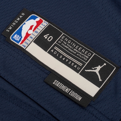 Camiseta Regata Luka Dončić NBA Dallas Mavericks Nike Statement Edition 22/23 - Foto 4