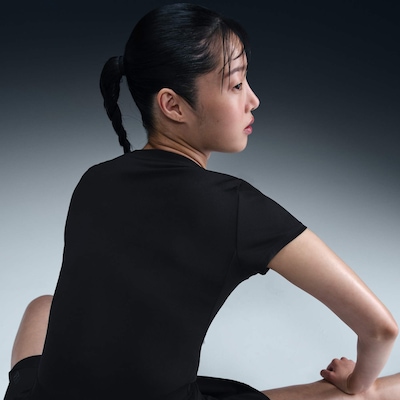 Camiseta Feminina Nike Manga Curta Dri-Fit Advance SS - Foto 4