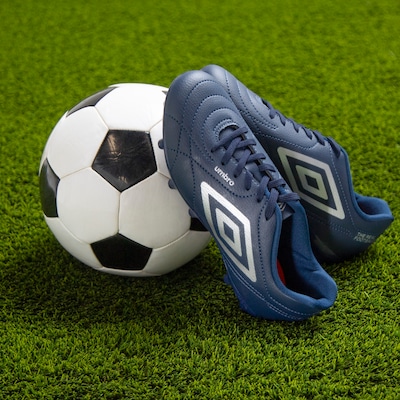 Chuteira de Campo Umbro Class Footballer Adulto - Foto 2