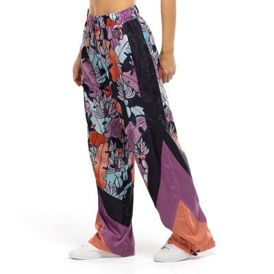 Calça Feminina Farm Nylon Banana Flora - Foto 1