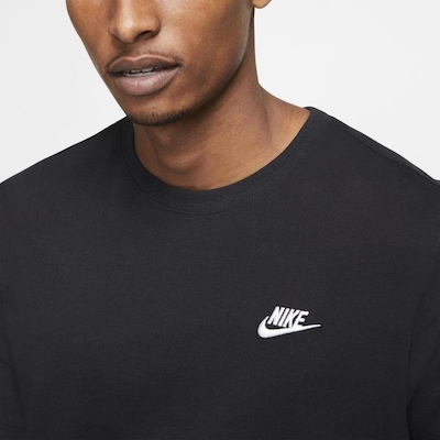 Camiseta Nike Sportswear Club - Masculina - Foto 2
