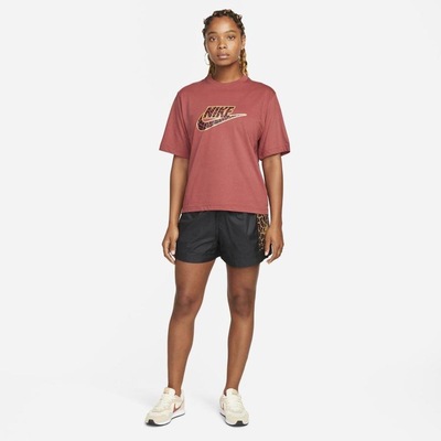 Camiseta Nike Sportswear Boxy - Feminina - Foto 4