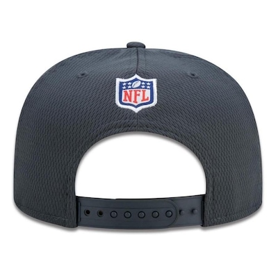 Boné Aba Reta New Era Tampa Bay Buccaneers 950 Crucial Outubro Rosa - Snapback - Adulto - Foto 2