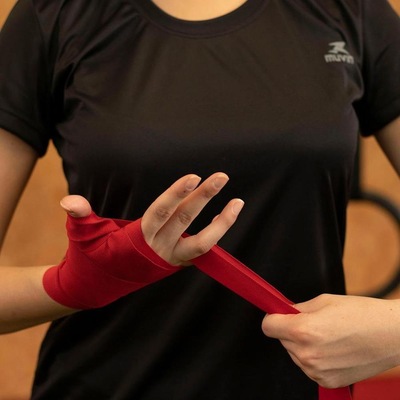 Kit Bandagem Elástica 3m Muvin com 3 Pares - Atadura Protetora - Boxe Muay Thai Artes Marciais Luta - Foto 4