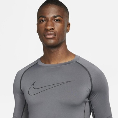 Camiseta Nike Pro Tight Fit Short-Sleeve - Masculina - Foto 3