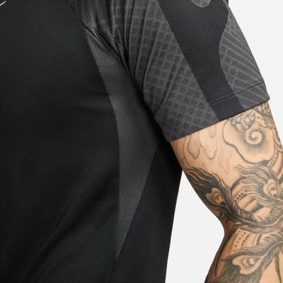 Camiseta Nike Dri-FIT Strike - Masculina - Foto 4