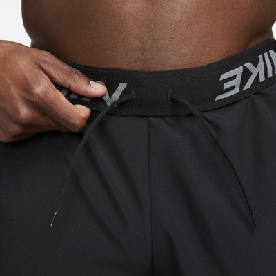 Bermuda Nike Woven Training - Masculino - Foto 6