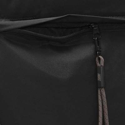 Bolsa Nike Sportswear Essentials - 26 Litros - Foto 6