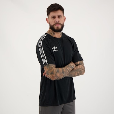 Camiseta Umbro Traditional Tape - Masculina - Foto 2