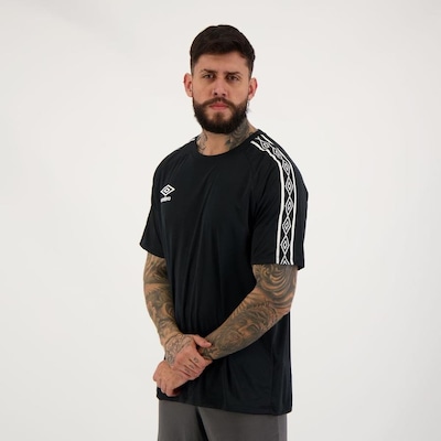 Camiseta Umbro Traditional Tape - Masculina - Foto 5