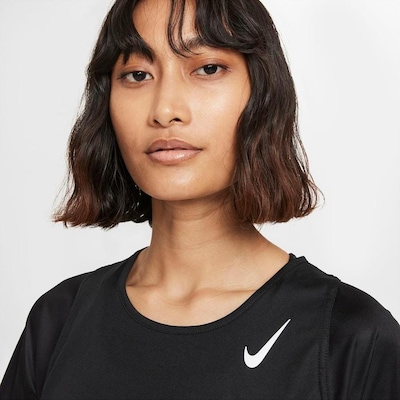 Camiseta Nike Dri-FIT Race - Feminina - Foto 2