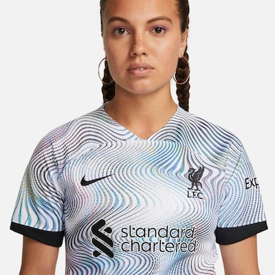 Camisa Liverpool II 2022/23 Torcedora Pro Nike - Feminina - Foto 2