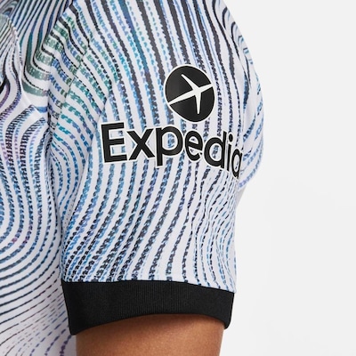 Camisa Liverpool II 2022/23 Torcedora Pro Nike - Feminina - Foto 4