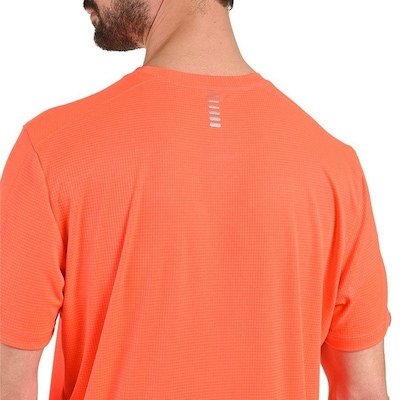 Camiseta Under Armour Speed Stride - Masculina - Foto 4