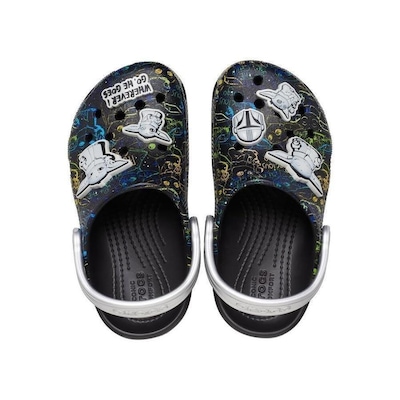 Chinelo Crocs Classic Grogu Clog - Infantil - Foto 5