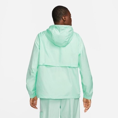 Jaqueta Nike Sportswear Essential Repel com Capuz - Feminina - Foto 2