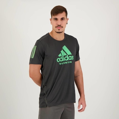 Camiseta adidas Grafica Running - Masculina - Foto 5