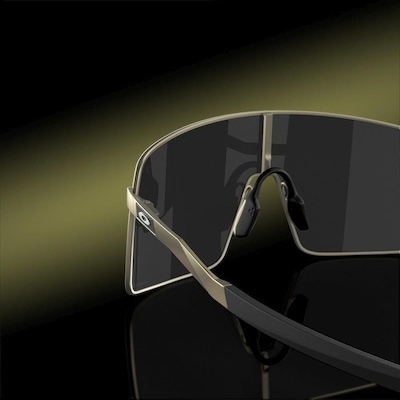 Óculos de Sol Unissex Oakley Sutro Ti M Matte Gunmetal Prizm - Foto 4