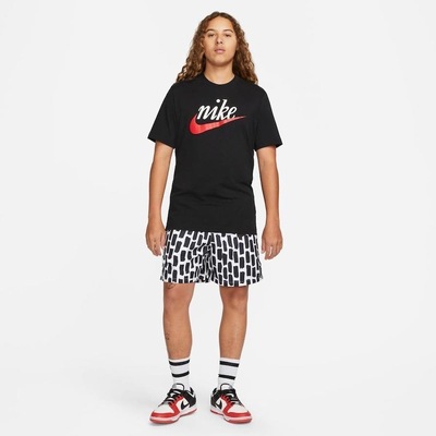 Camiseta Nike Sportswear Futura Logo - Masculina - Foto 4