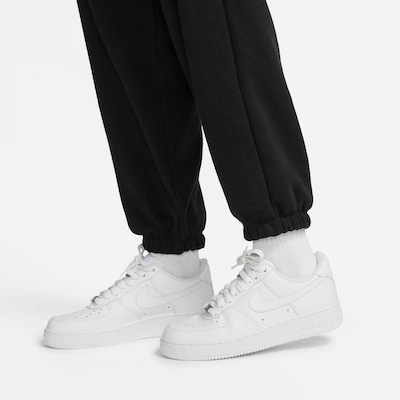 Calça Fleece Nike Sportswear Club Mid-Rise Oversized Cargo - Feminina - Foto 4