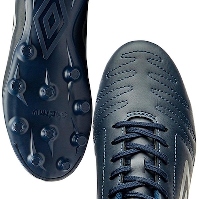 Chuteira de Campo Umbro Class + Par De Meias - Adulto - Foto 6