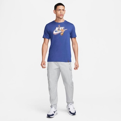 Camiseta Barcelona Nike Futura - Masculina - Foto 4