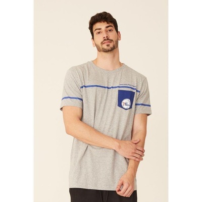 Camiseta NBA Estampada Pocket Philadelphia 76ers Casual - Masculina - Foto 2
