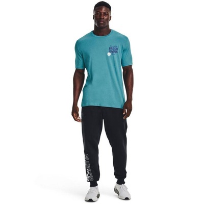 Calça Jogger Under Armour Rival Fleece Graphic - Masculina - Foto 4
