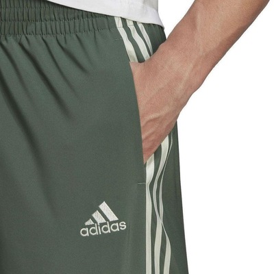 Bermuda adidas Essentials Chelsea 3-Stripes - Masculina - Foto 5