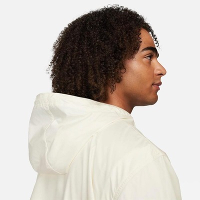 Jaqueta com Capuz Nike Sportswear Essential Repel - Feminina - Foto 4