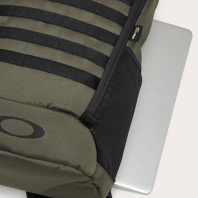 Mochila Oakley Urban Path Rc Backpack Compacta Faixa Externa - Foto 5