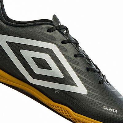 Chuteira Futsal Umbro Glaze + 1 Par de Meias - Adulto - Foto 5