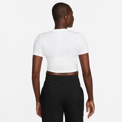 Camiseta Nike Sportswear Essential - Feminina - Foto 2
