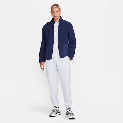 Camiseta Nike Sportswear Club - Masculina - Foto 5