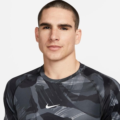 Camiseta Nike Pro Slim - Masculina - Foto 3