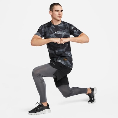 Camiseta Nike Pro Slim - Masculina - Foto 5