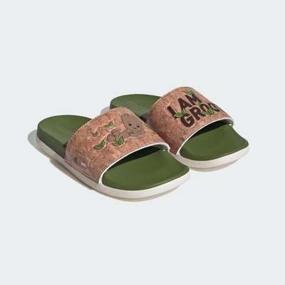 Chinelo adidas Adilette Comfort Groot - Infantil - Foto 4