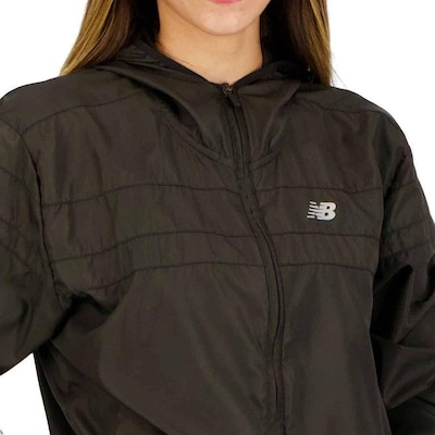 Jaqueta com Capuz New Balance Corta Vento Accelerate - Feminina - Foto 6