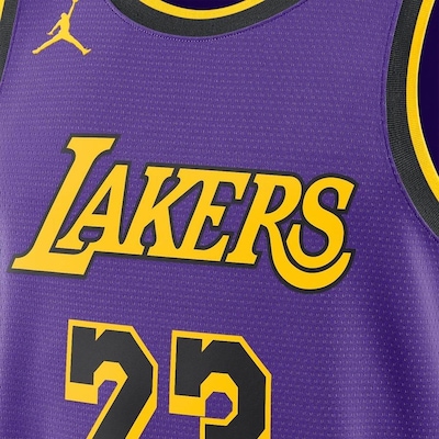 Camiseta Regata Nike Jordan Los Angeles Lakers Statement Edition 2022/23 - Masculina - Foto 3