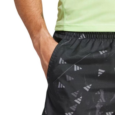 Shorts adidas Run It Brand Love - Masculino - Foto 4