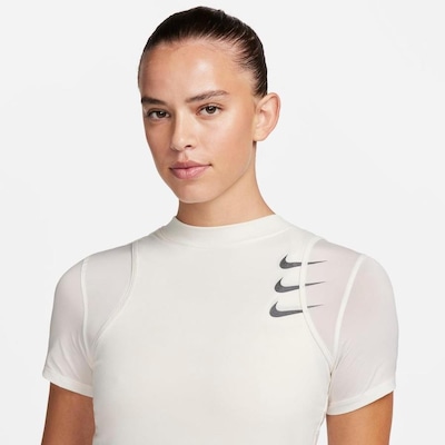 Camiseta Nike Dri-Fit Run Division - Feminina - Foto 3