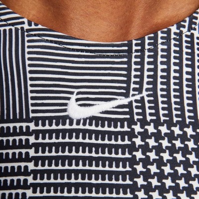 Camiseta Regata Nike Yoga Dri-Fit - Feminina - Foto 4