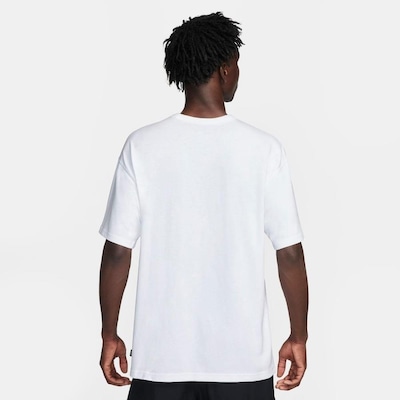 Camiseta Nike Sportswear Premium Essentials - Masculina - Foto 2