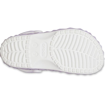 Sandália Crocs Classic Iridescent Geo Clog - Feminino - Foto 6